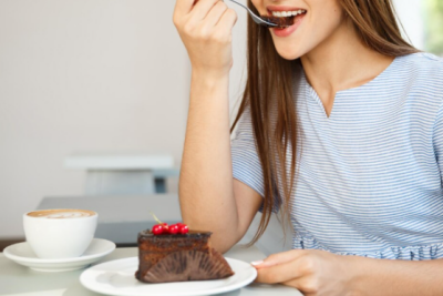 Imagem da notícia Sonhar com bolo de chocolate: conforto, desejo ou algo mais profundo?